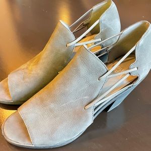 Eileen Fisher Gray Nikki Peep Toe Sandals Size 9